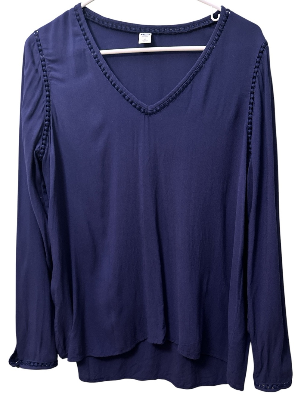 Old Navy Navy V‑Neck Long Sleeve Blouse with Braided Trim Size M